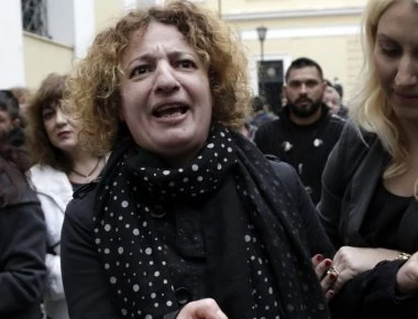 Κατέρρευσε και μεταφέρθηκε στο νοσοκομείο η μητέρα της Δώρας Ζέμπερη